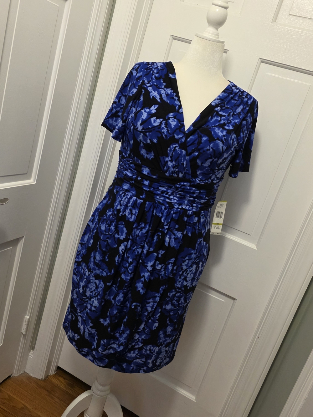Evan Picone Black and Blue Floral V-Neck Midi Dress